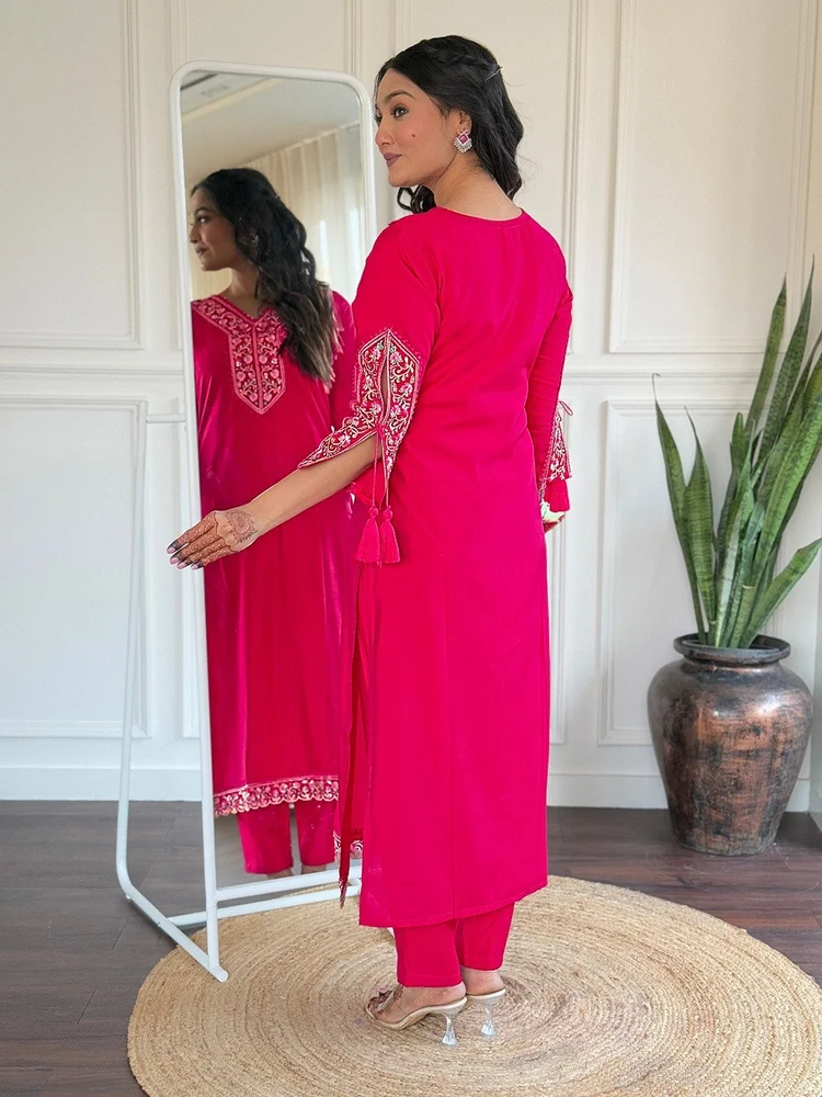 44KBD03-642 Women Kurta Set With Dupatta