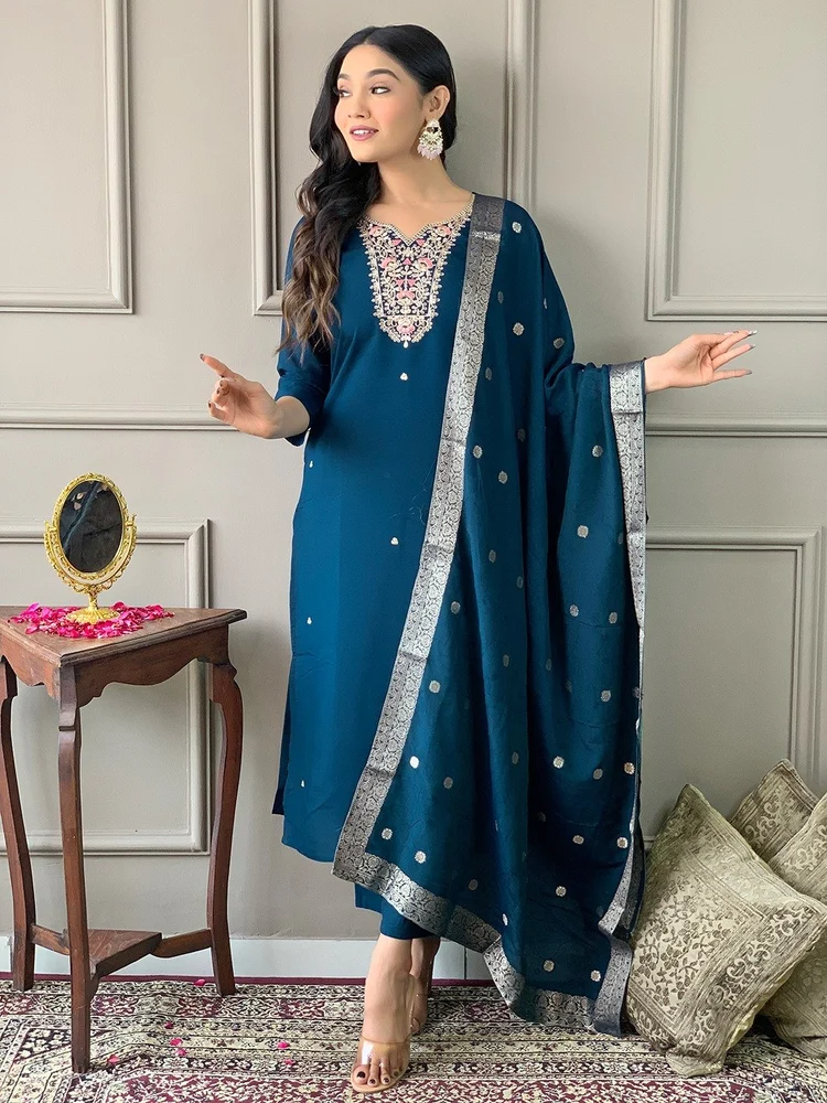 47KBD04-563 Women Kurta Set With Dupatta