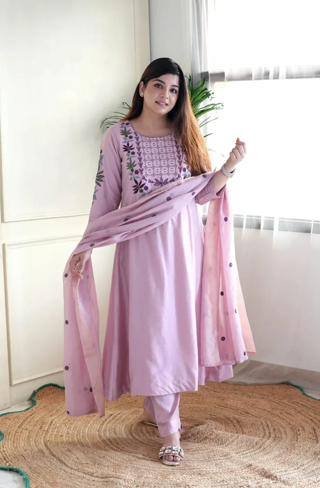 52KBD11-SHALINI Women Kurta Set Wth Dupatta