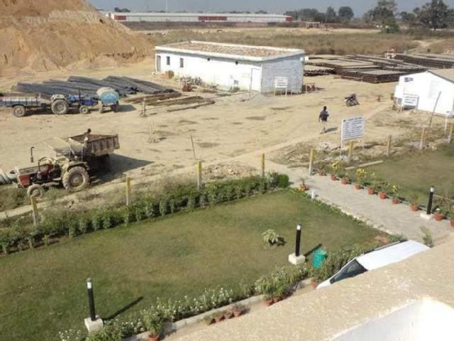 Plot available in 250 Acres township - DLF Garden city
